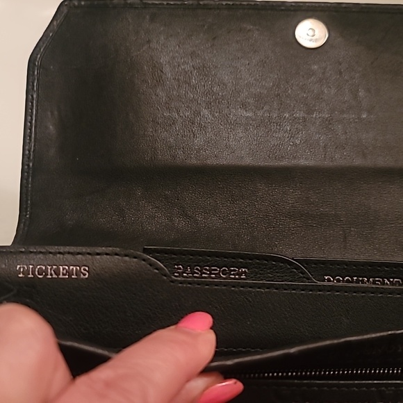 Authentic Gucci Voyager  clutch - Picture 11 of 11